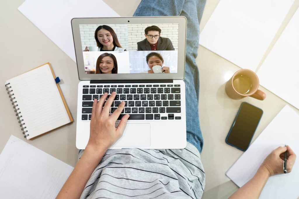 attivita-lavoro-di-squadra-online